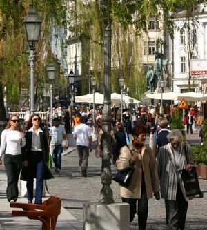 Cankarjevo nabrežje v Ljubljani