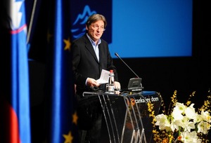 Slovenski minister za kulturo Vasko Simoniti med uvodnim nagovorom ob otvoritvenem dogodku Evropskega leta medkulturnega dialoga v Cankarjevem domu