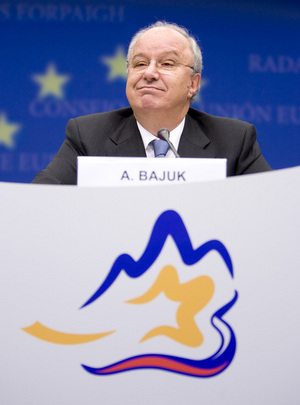 Slovenski finančni minister Andrej Bajuk na novinarski konferenci po srečanju Sveta za ekonomske in finančne zadeve (ECOFIN)