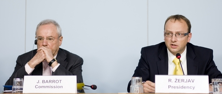 European Commissioner for Transport Jacques Barrot and the Slovenian Minister Radovan Žerjav at the press conference