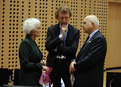 Jacqueline Cramer, ministre néerlandais de l’Environnement et de l'Aménagement du Territoire et  le commissaire européen de l'Environnement Stavros Dimas