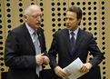 EU Commissioner for Enterprise and Industry Günter Verheugen talks to Arnaldo Abruzzini (Eurochambres)