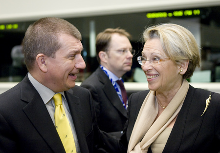 Ministre slovène d'Intérieur Dragutin Mate et la ministre française de l'Intérieur, de l'Outre-mer et des Collectivités territoriales Michele Alliot-Marie début de la session du Conseil JAI