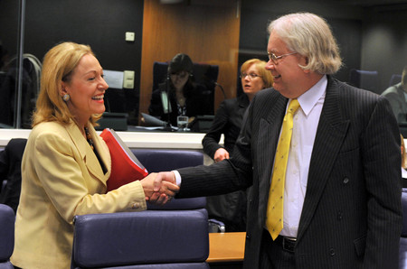 Commissaire européenne chargée des relations extérieures et de la politique européenne de voisinage, Benita Ferrero-Waldner, et le secrétaire d’État auprès du ministère slovène des Affaires étrangères, Matjaž Šinkovec