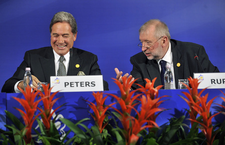 Minister of Foreign Affairs of New Zealand Winston Peters and Slovenian Minister of Foreign Affairs Dimitrij Rupel at the press conference
