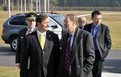 Arrivée devant le Centre de congrès de Brdo : ministre de la défense de la République de Slovénie Karl Erjavec et haut représentant de l'UE pour la politique étrangère et de sécurité commune Javier Solana