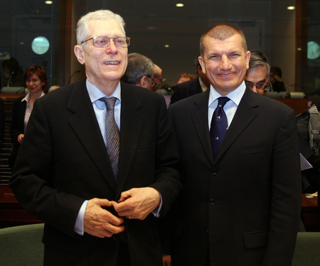 Lovro Šturm, le ministre slovène de la Justice et Dragutin Mate, le ministre slovène de l'Intérieur