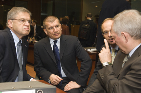 Ernst Hirsch Ballin, le ministre néerlandais de la Justice; Dragutin Mate, le ministre slovène de l'Intérieur, Luc Frieden, le ministre luxembourgeois de la Justice et Wolfgang Schäuble, le ministre fédéral allemand de l’Intérieur