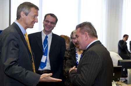 Martin Bartenstein, le ministre autrichien de l'Économie et du Travail et Andrej Vizjak, le ministre slovène de l'Économie