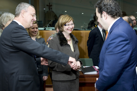 Jesus Caldera, le ministre espagnol du Travail et des Affaires sociales; Marjeta Cotman, la ministre slovène du Travail, de la Famille et des Affaires sociales et Petr Necas, le ministre tchèque du Travail et des Affaires sociales