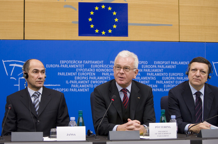 Conférence de presse commune avec Janez Janša, le Premier ministre de la République de Slovénie et le président du Conseil européen, Hans-Gert Pöttering, le Président du Parlement européen et Jose Manuel Barroso, le Président de la Commission européenne