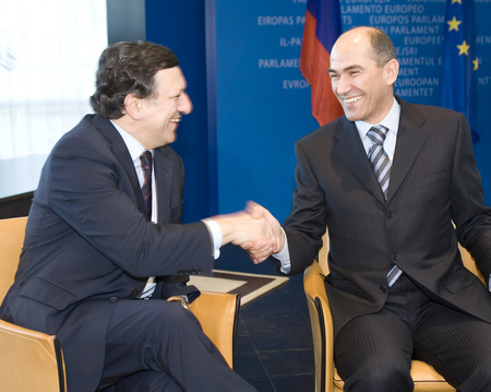 Jose Manuel Barroso, le Président de la Commission européenne et Janez Janša, le Premier ministre de la République de Slovénie et le président du Conseil européen