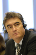 Minister za šolstvo Milan Zver pred Odborom za kulturo in izobraževanje v Evropskem parlamentu predstavlja prednostne naloge slovenskega predsedstva na področju izobraževanja in usposabljanja, mladine in športa
