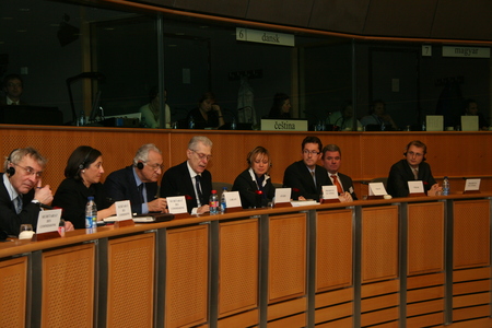 Minister za pravosodje Lovro Šturm, minister za javno upravo Gregor Virant in minister za gospodarstvo Andrej Vizjak ob nastopu pred Odborom za pravne zadeve JURI v Evropskem parlamentu