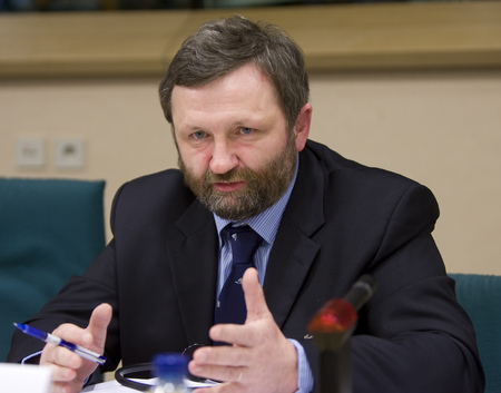 Slovenian Minister of Local Government and Regional Policy Ivan Žagar in front of the Regional Development committee of the European Parliament