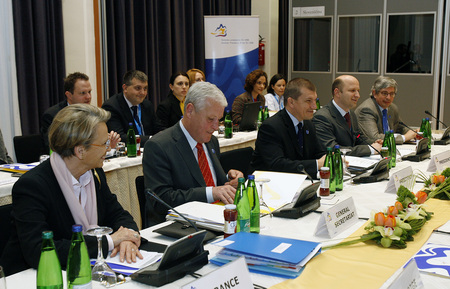 Sestanek notranjih ministrov sedanjega in naslednjega predsedujočega tria z Evropsko komisijo in Generalnim sekretariatom Sveta EU