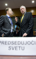 Ministre des Affaires étrangères et l'Ambassadeur slovène Igor Senčar avant la réunion du Conseil