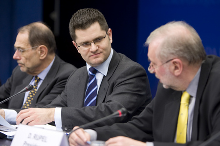 Visoki predstavnik EU Javier Solana, srbski in slovenski minister za zunanje zadeve, Vuk Jeremić in Dimitrij Rupel.