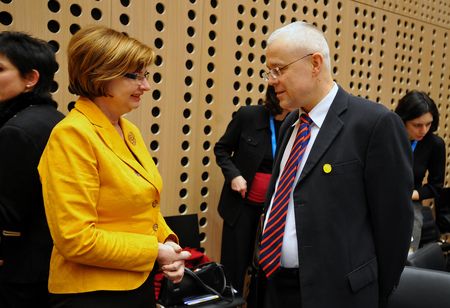 Slovenian Minister of Labour, Family and Social Affairs Marjeta Cotman and European Commissioner for Employment, Social Affairs and Equal OpportunitiesVladimir Špidla