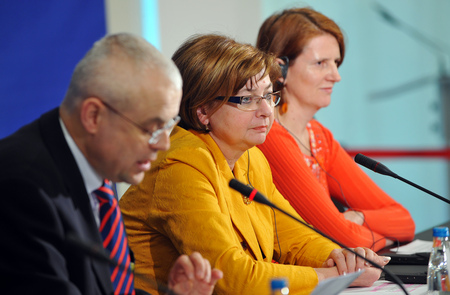 European Commissionner for Employment, Social Affairs and Equal Opportunities Vladimir Špidla, Slovenian Minister of Labour, Family and Social Affairs Marjeta Cotman and Director of the Slovene Office for Equal Opportunities Tanja Salecl at the Press Conference