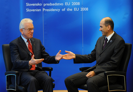 Réunion en tête-à-tête pour le premier ministre de la République de Slovénie, Janez Janša et le Président du Parlement européen, Hans-Gert Pöttering au Centre de congrès de Brdo