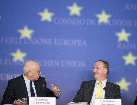 Commissaire européen de l'environnement Stavros Dimas et ministre slovène de l'Environnement et de l'Aménagement du Territoire Janez Podobnik lors la conférence de presse