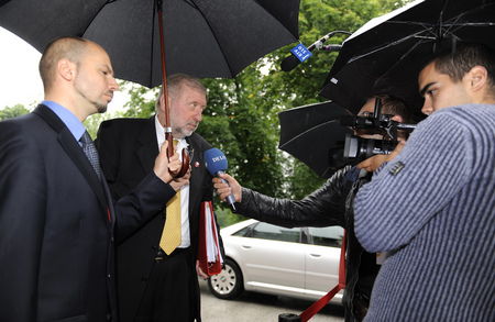 Door-step déclaration du ministre slovène des Affaires étrangères Dimitrij Rupel