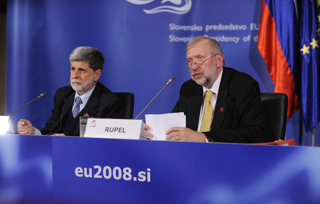 Brazilski minister za zunanje zadeve Celso Amorim in zunanji minister Dimitrij Rupel na novinarski konferenci