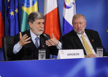 Brazilski minister za zunanje zadeve Celso Amorim in zunanji minister Dimitrij Rupel na novinarski konferenci