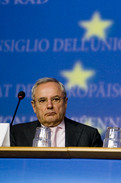 EU Commissioner Jacques Barrot at the press conference