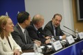 Visoki predstavnik za skupno zunanjo in varnostno politiko Javier Solana daje izjavo na novinarski konferenci