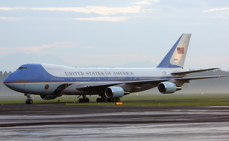 Arrivée de l'avion présidentiel 