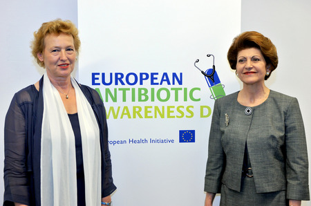 Ministre slovène de la Santé Zofija Mazej Kukovič et la commissaire européenne chargée de la Santé Androulla Vassiliou