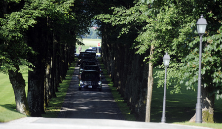 Motorcade of the President of the United States of America George W. Bush at Brdo Castle