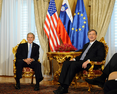 Ameriški predsednik George W. Bush in slovenski predsednik Danilo Türk pred pogovori
