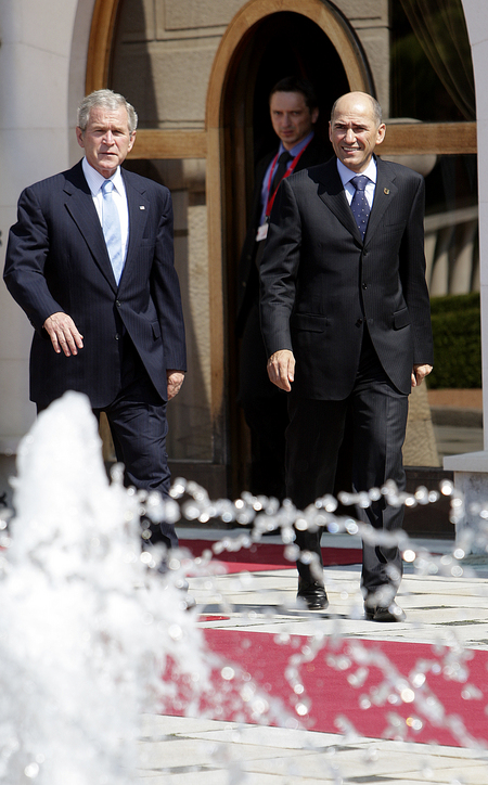 Président américain George W. Bush et Premier ministre slovène Janez Janša au Château de Brdo