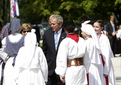 Président des Etats-Unis George W. Bush avec le groupe folklorique Iskra Emeco