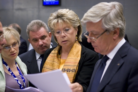 Deputy Permanent Representative Mary Veronica Tovšak Pleterski, Permanent Representation of the Republic of Slovenia to the EU; European Commissiner for Information Society and Media Viviane Reding, Slovenian Minister of Economy Andrej Vizjak and Italian State Secretary Paolo Romani