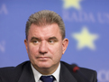 Ministre slovène de l'Économie Andrej Vizjak lors de la conférence de presse