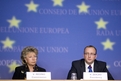 Commissaire européen chargée de la société de l'information et des médias Viviane Reding et ministre slovène des Transports Radovan Žerjav lors la conférence de presse