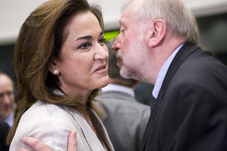 Greek Minister of Foreign Affairs Theodora Bakoyianni (L) with Slovenian Minister of Foreign Affairs, President of the Council Dimitrij Rupel (R) prior to the start of the Council meeting