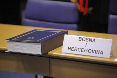 Before signing the Stabilisation and Association Agreement between EU and Bosnia and Herzegovina