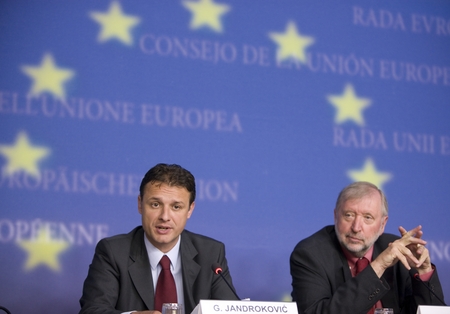 Croatian Minister of Foreign Affairs Gordan Jandroković and Slovenian Minister of Foreign Affairs Dimitrij Rupel at the press conference