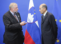 Slovenski zunanji minister Dimitrij Rupel in predsednik Evropskega sveta, slovenski premier Janez Janša