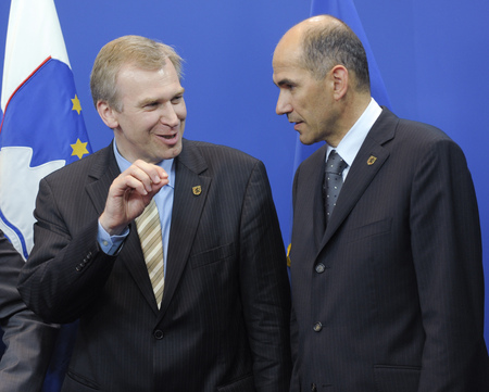Yves Leterme, le Premier ministre de Belgique et président du Conseil européen, le Premier ministre slovène Janez Janša
