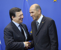 Le président de la Commission européenne José Manuel Barroso et le premier ministre slovène, président du Conseil européen Janez Janša
