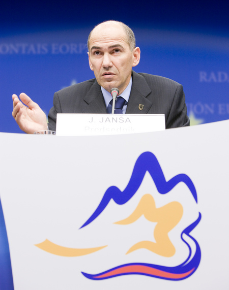 Président du Conseil de l’Union européenne Janez Janša lors de la conference de presse de la présidence qui a suivi la session du Conseil européen
