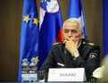 polk. Edmond Šarani, uradni govorec ministrstva za obrambo, na novinarski konferenci