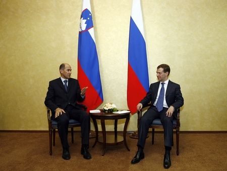 Pogovor predsednika Vlade Republike Slovenije Janeza Janše z ruskim predsednikom Ditrijem Medvedjevom
