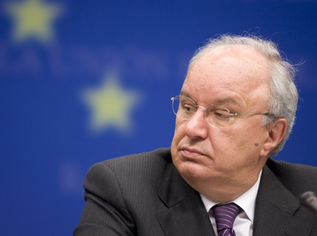 Slovenian Finance Minister and the President of the Council, Andrej Bajuk, at the press conference after the ECOFIN meeting